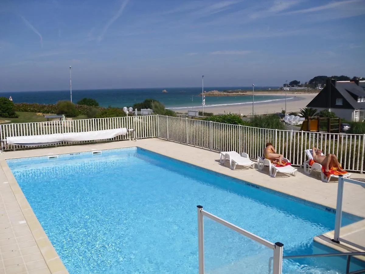 Rez de jardin piscine et plage Trévou-Tréguignec 0*,  France