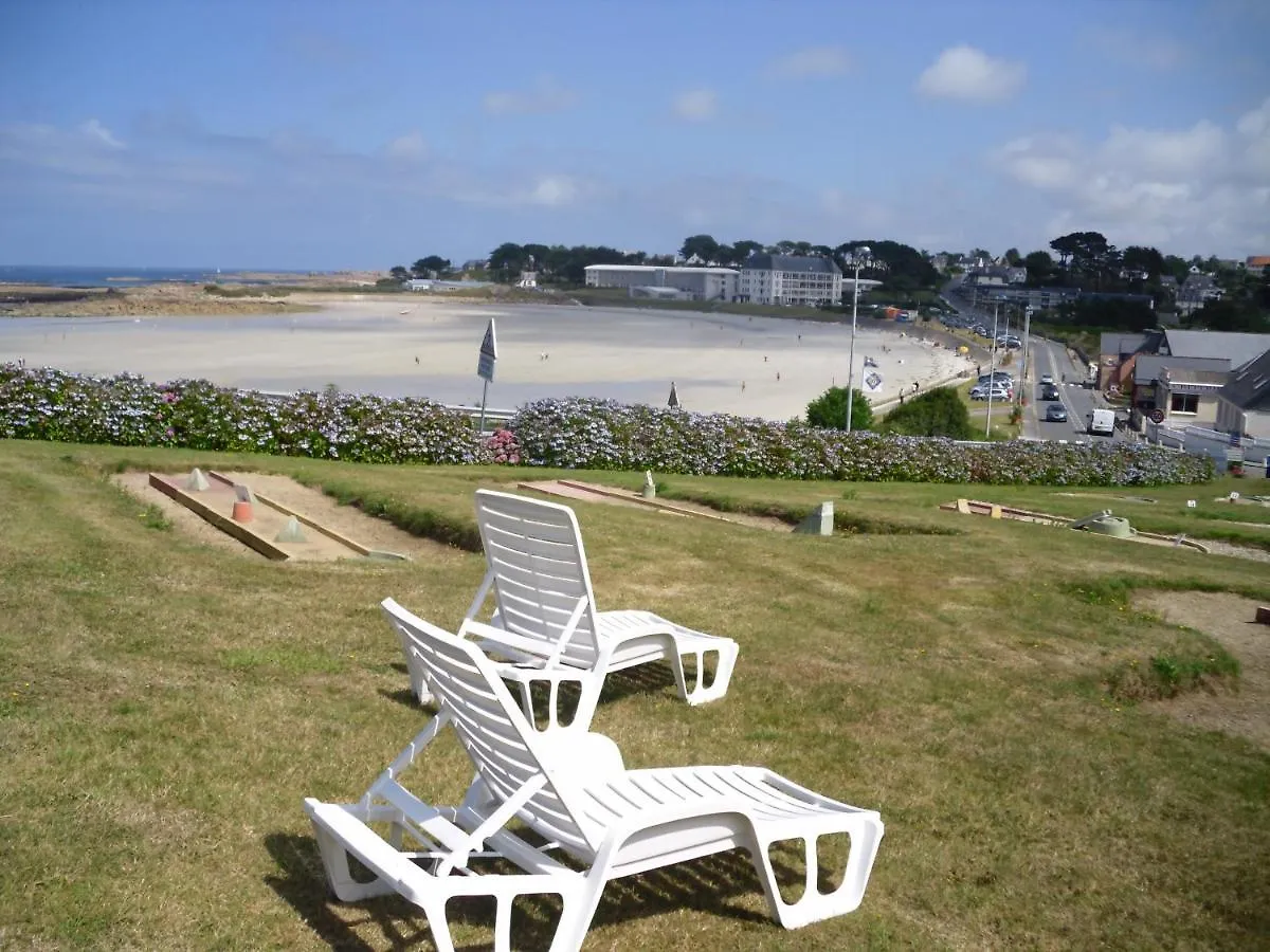 Rez de jardin piscine et plage Trévou-Tréguignec