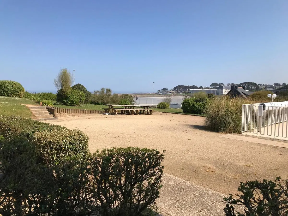 Rez de jardin piscine et plage Trévou-Tréguignec 0*,