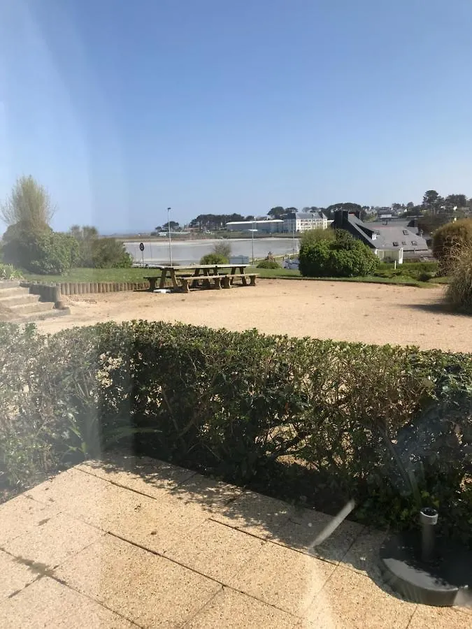 Rez de jardin piscine et plage Trévou-Tréguignec 0*,