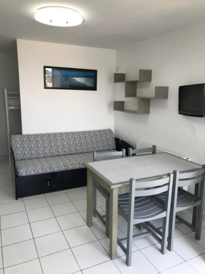 Appartement Rez de jardin piscine et plage Trévou-Tréguignec